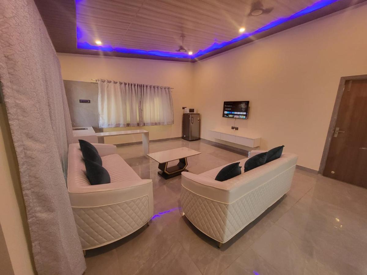Вілла Nazrana 2Bhk Лонавла Екстер'єр фото