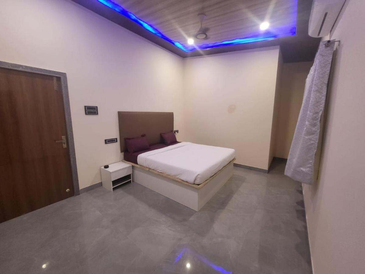 Вілла Nazrana 2Bhk Лонавла Екстер'єр фото
